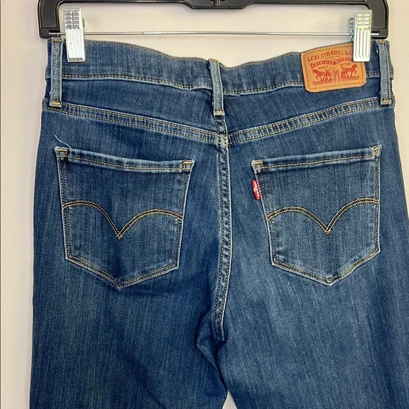 Classic Blue Women's Jeans levi shaping straight leg soft stretchy denim - Picture 5 of 5